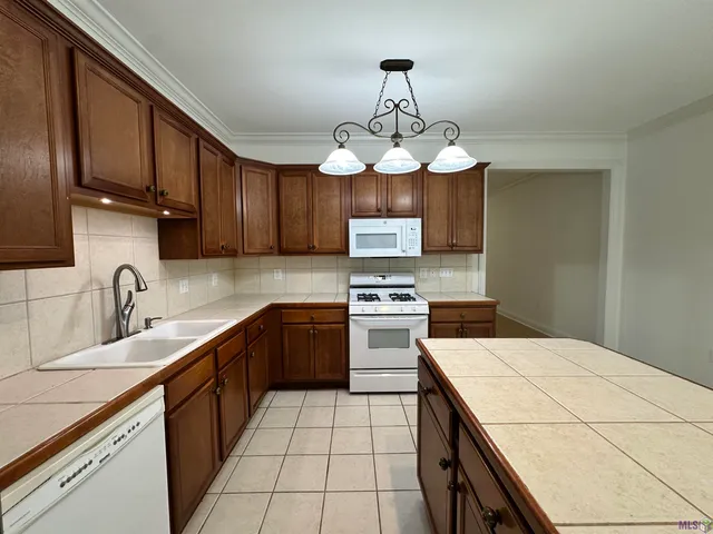 $1,700 | 2966 Magazine Drive, Baton Rouge, LA 70816