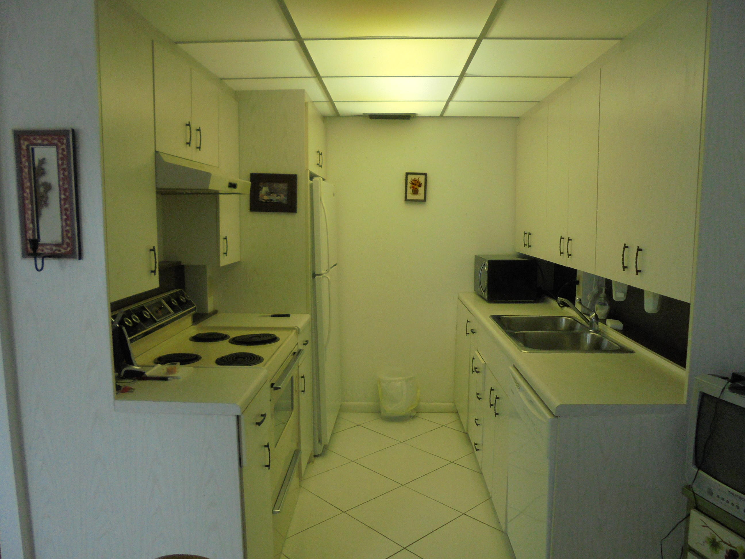 4059 Cornwall C Boca Raton, FL 33434 - Photo 2 of 13 4059 Cornwall C - KW 2.6.2020 002