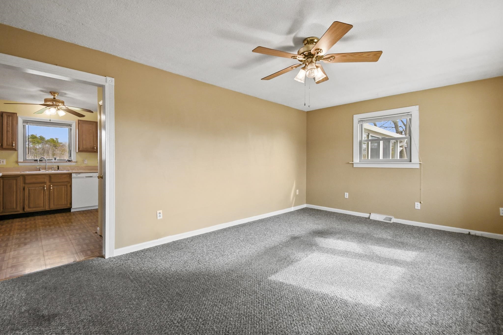 275 Walton Road Seabrook, NH 03874 - Photo 9 of 30