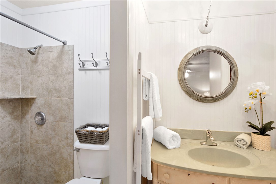 801 Mallery Street, Unit H St. Simons Island, GA 31522 - Photo 17 of 25 Master bath