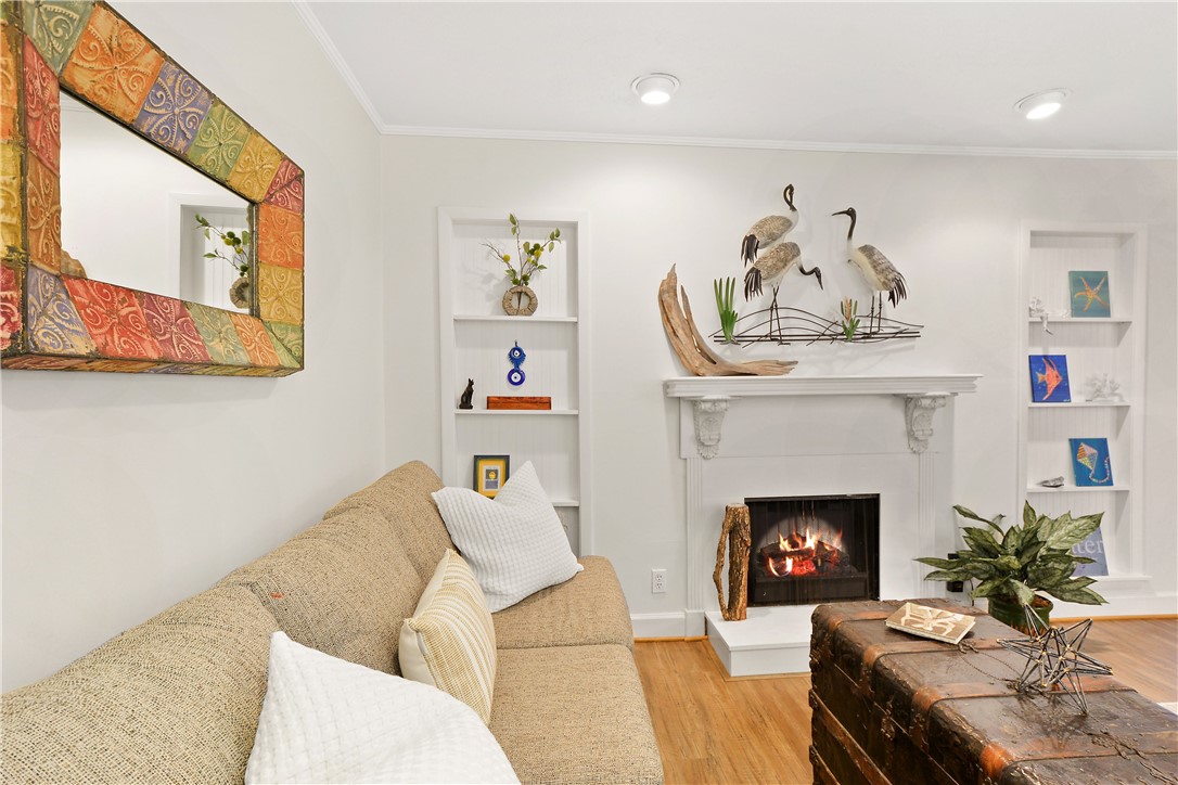 801 Mallery Street, Unit H St. Simons Island, GA 31522 - Photo 5 of 25 Fireplace w/remote controlled insert