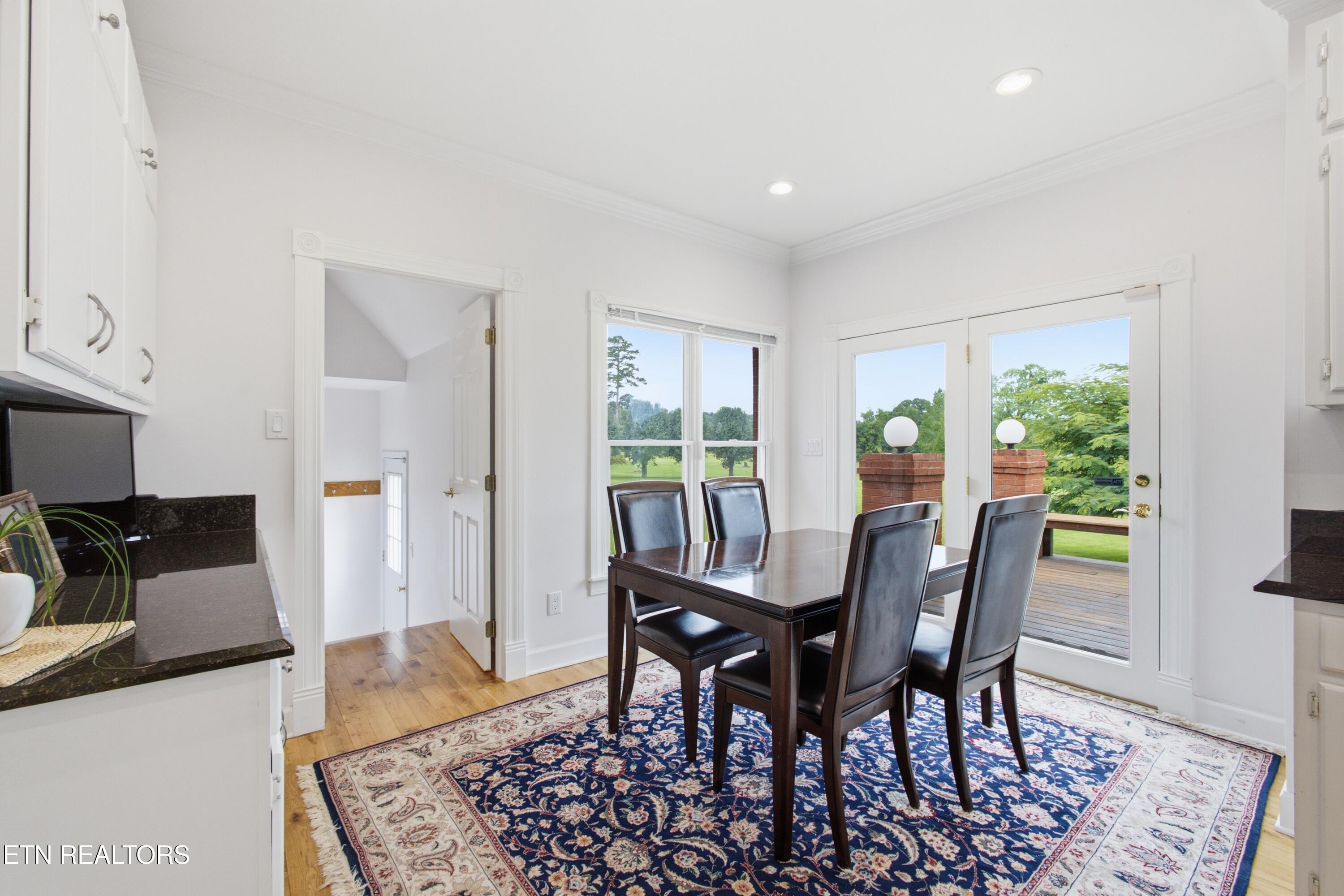 662 River Road Kingston, TN 37763 - Photo 23 of 44 Breakfast nook