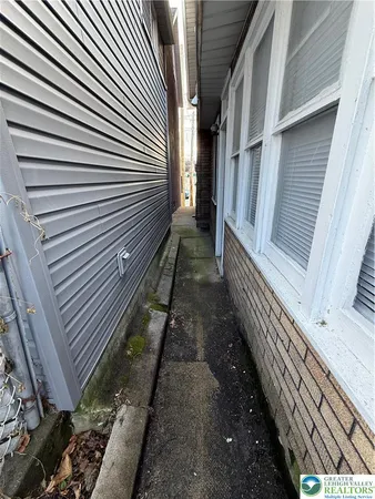 a view of a pathway of a house