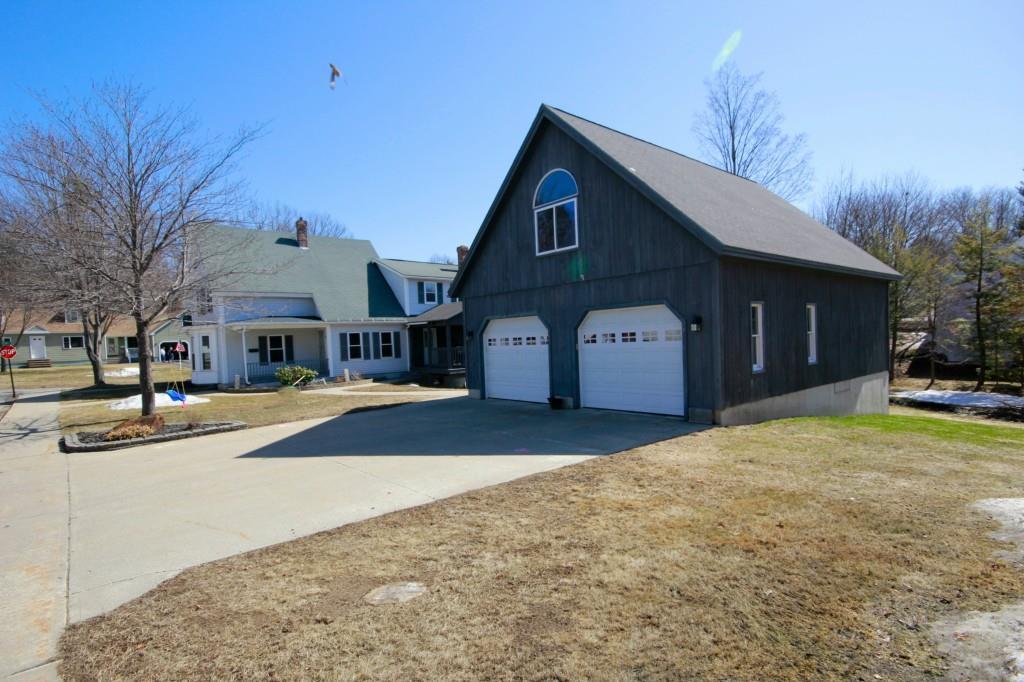 11 George Street Springvale, ME 04083 - Photo 2 of 32 Photo