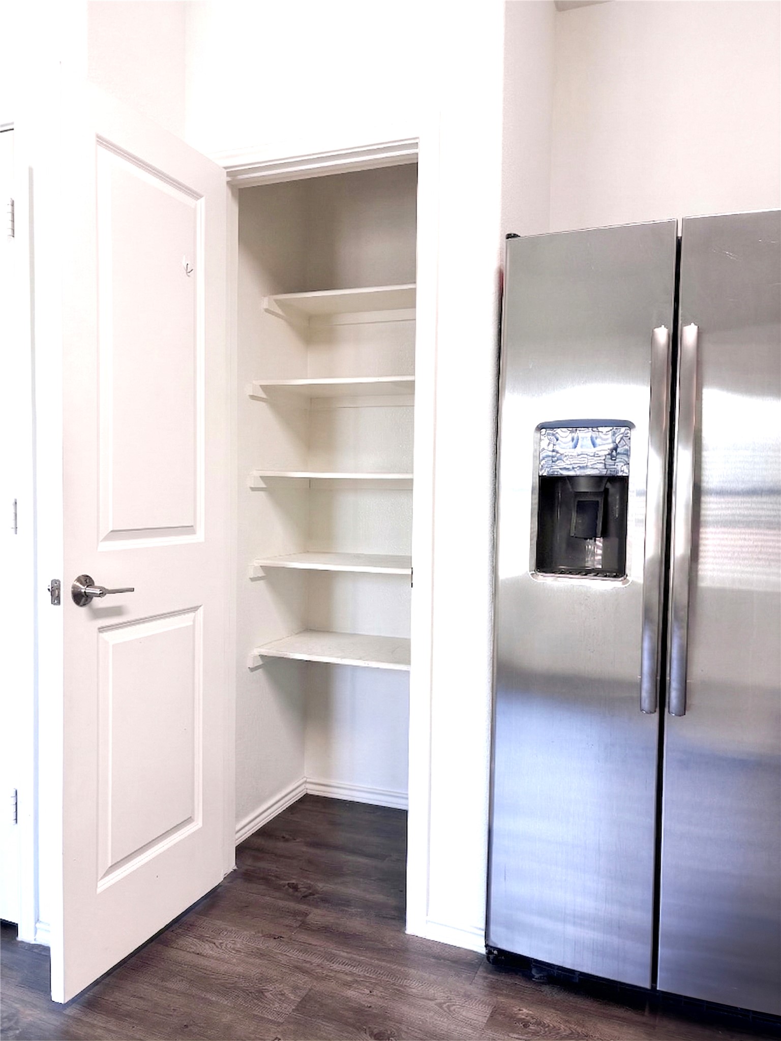 113 Star Pass Jarrell, TX 76537 - Photo 11 of 25 Comes with Full sized Fridge with Ice Maker