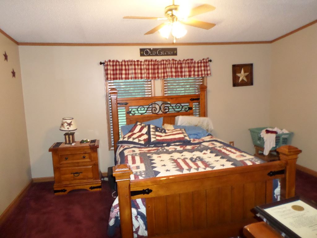 2087 Carithers Road Princeton, IN 47670 - Photo 15 of 25
