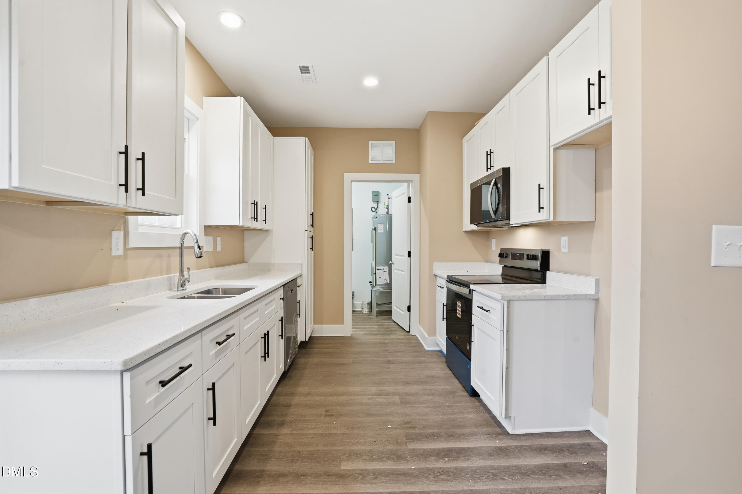 1049 Jada Allen Road Dunn, NC 28334 - Photo 12 of 32 Kitchen