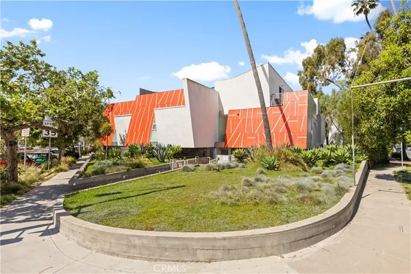 $2,479,999 | 719 Venice Blvd., Venice, CA 90291