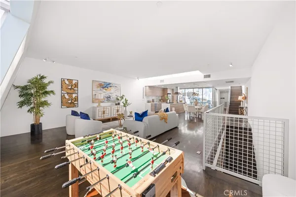 $2,479,999 | 719 Venice Blvd., Venice, CA 90291