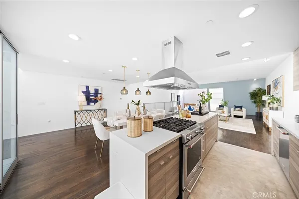 $2,479,999 | 719 Venice Blvd., Venice, CA 90291