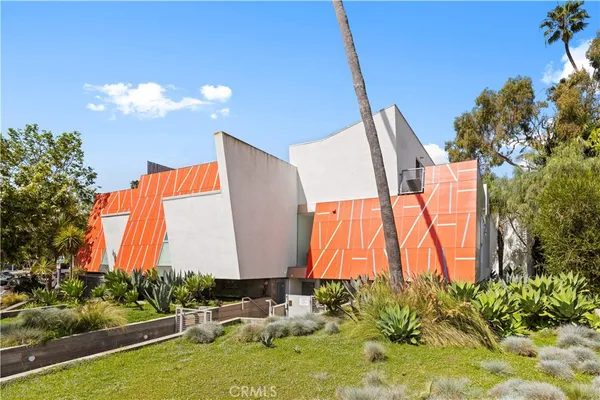 $2,479,999 | 719 Venice Blvd., Venice, CA 90291