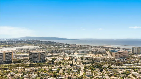 $2,479,999 | 719 Venice Blvd., Venice, CA 90291