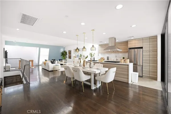 $2,479,999 | 719 Venice Blvd., Venice, CA 90291