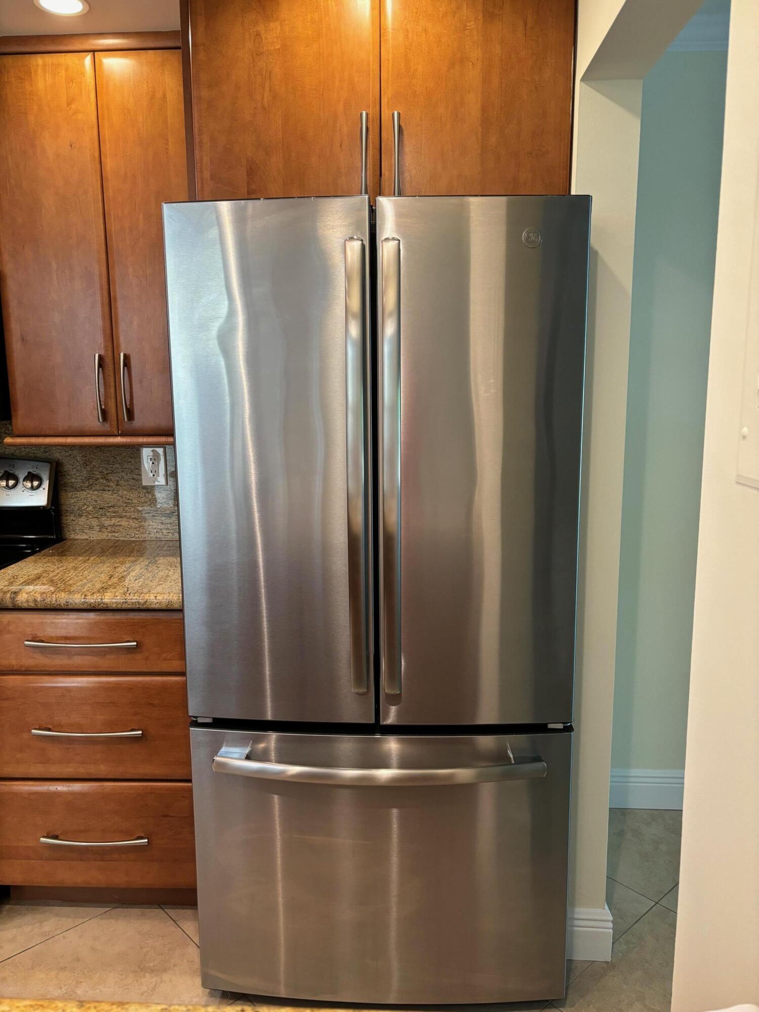 773 Jeffery Street, Unit 4206 Boca Raton, FL 33487 - Photo 7 of 27 Refrigerator