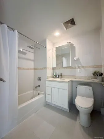 $668,000 | 65-38 Austin Street, Unit 3F | Rego Park
