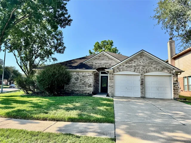 $2,075 | 20303 Misty Cove Drive, Katy, TX 77449