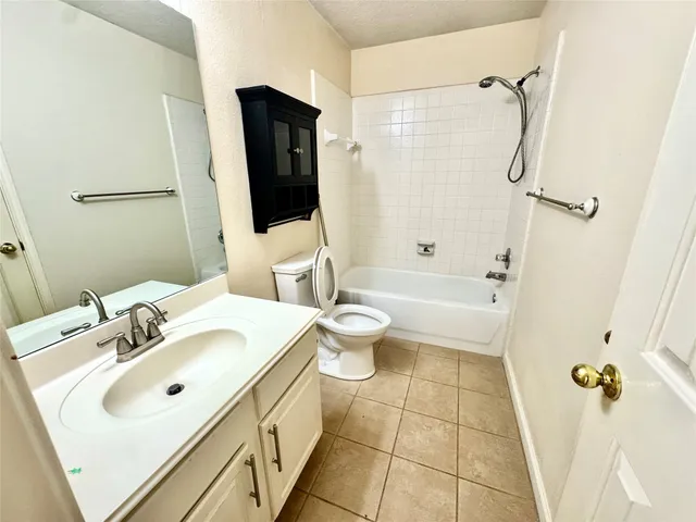 $2,075 | 20303 Misty Cove Drive, Katy, TX 77449