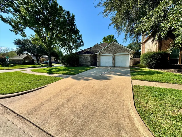 $2,075 | 20303 Misty Cove Drive, Katy, TX 77449
