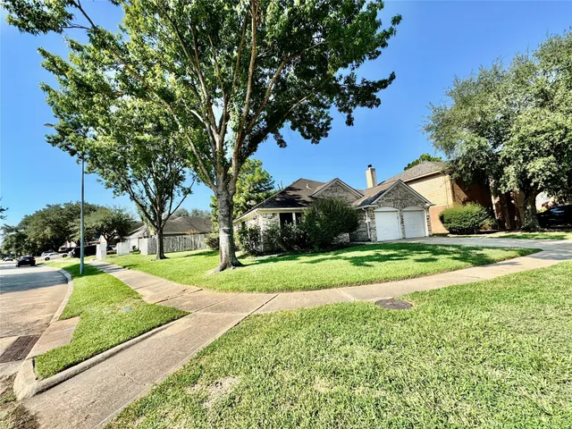 $2,075 | 20303 Misty Cove Drive, Katy, TX 77449