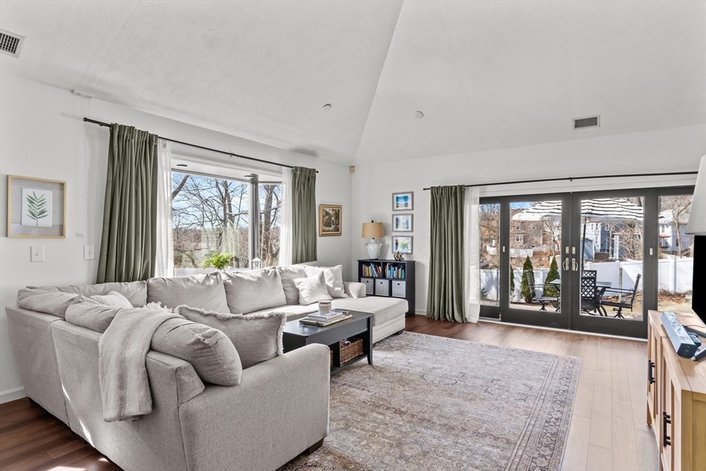 43 Staaf Road Saugus, MA 01906 - Photo 4 of 26 Gallery Image 4