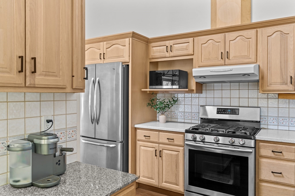 43 Staaf Road Saugus, MA 01906 - Photo 7 of 26 Gallery Image 7