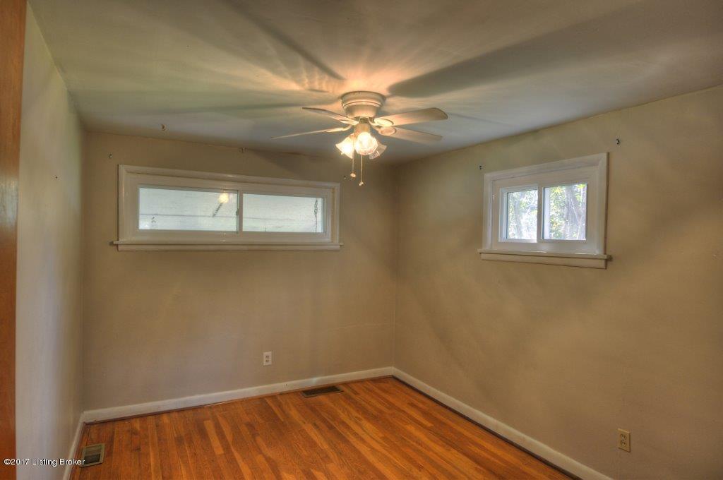 8202 Terry Road Louisville, KY 40258 - Photo 12 of 34 _DSC0067_8_9