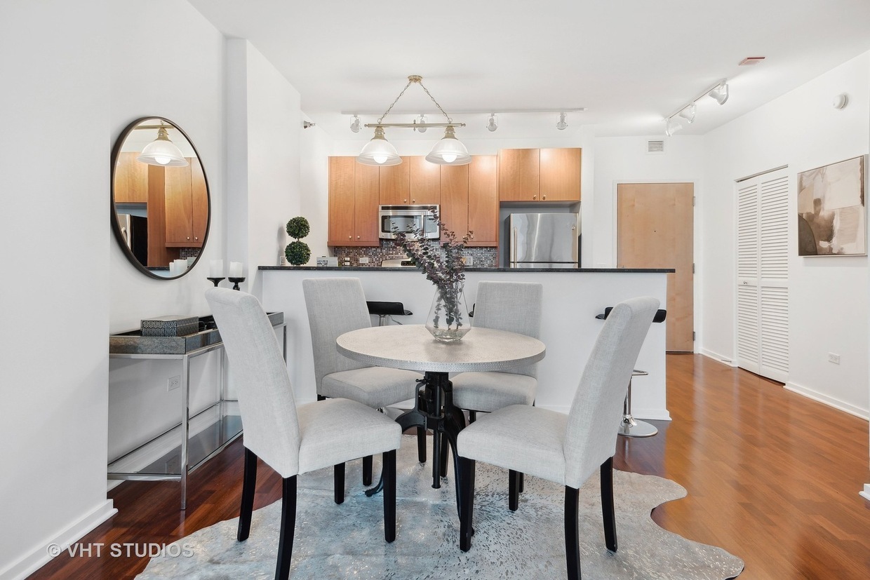 123 South Green Street, Unit 1009B Chicago, IL 60607 - Photo 4 of 17