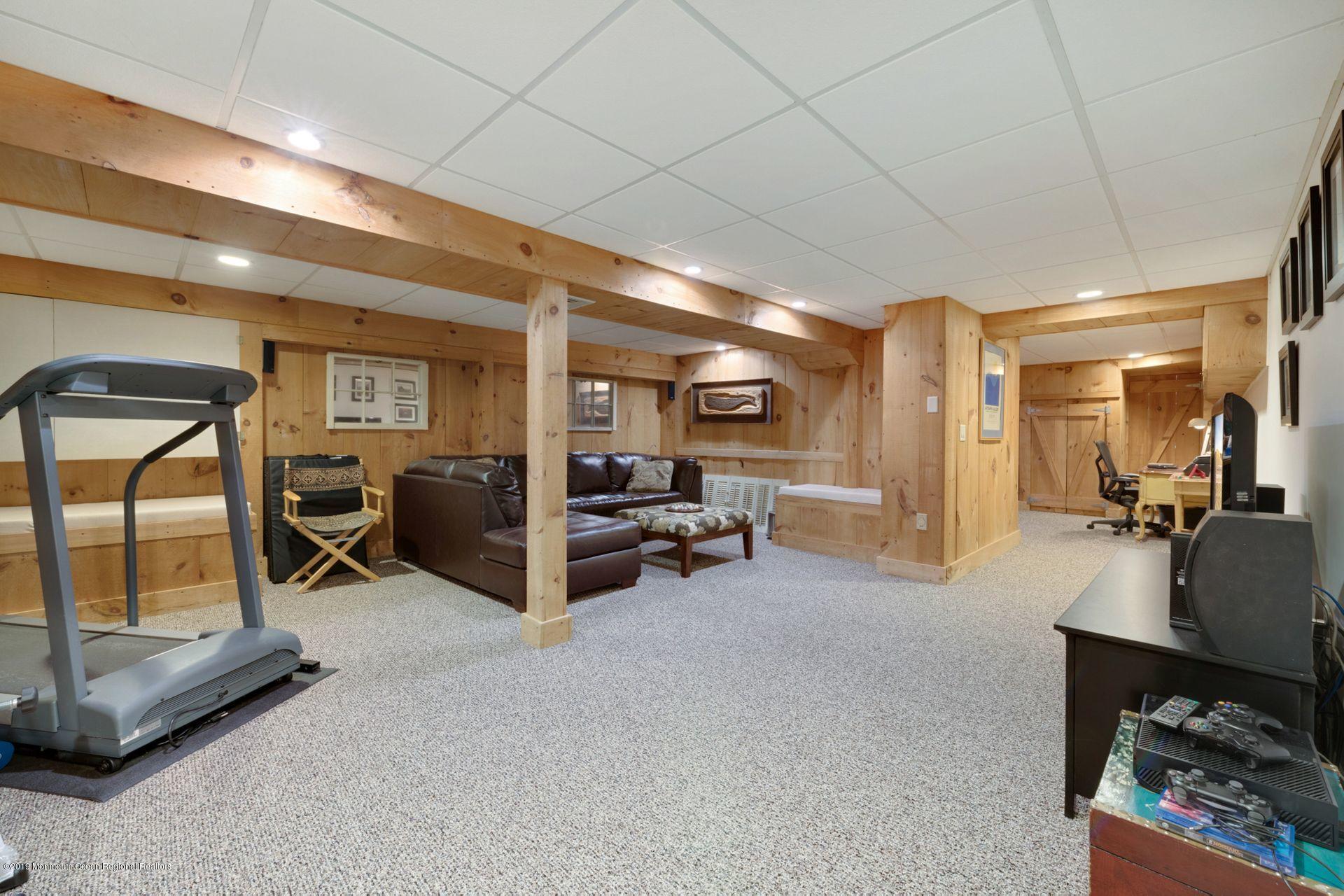 63 Phalanx Road Lincroft, NJ 07738 - Photo 33 of 49 33