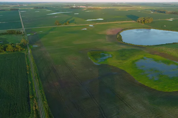 $1,100,000 | 1 County Road 1, Hankinson, ND 58041