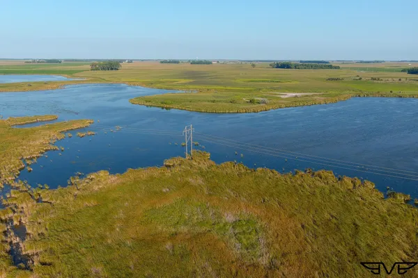 $1,100,000 | 1 County Road 1, Hankinson, ND 58041