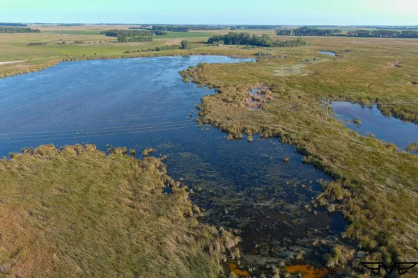 $1,100,000 | 1 County Road 1, Hankinson, ND 58041