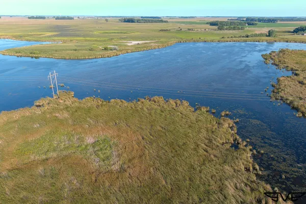 $1,100,000 | 1 County Road 1, Hankinson, ND 58041