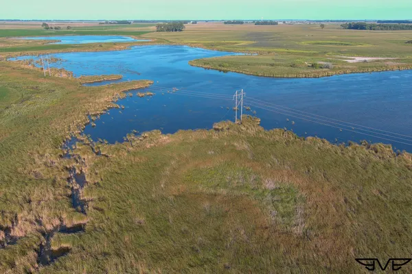 $1,100,000 | 1 County Road 1, Hankinson, ND 58041