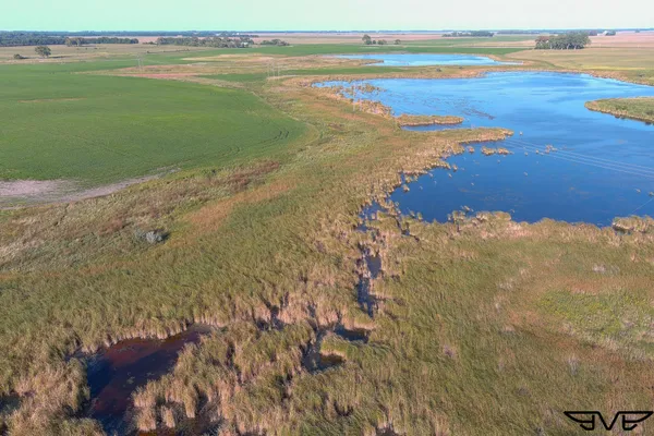 $1,100,000 | 1 County Road 1, Hankinson, ND 58041