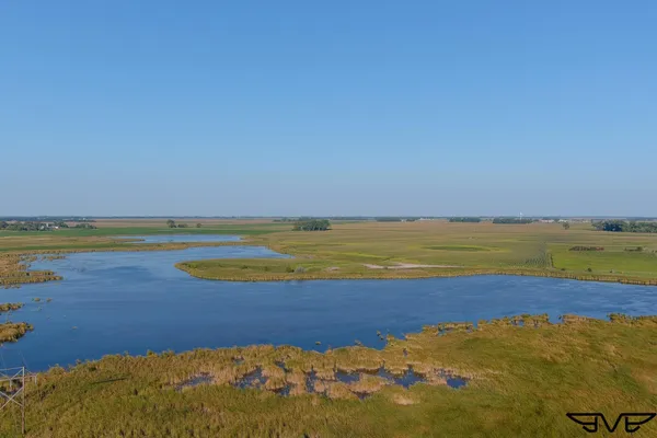 $1,100,000 | 1 County Road 1, Hankinson, ND 58041