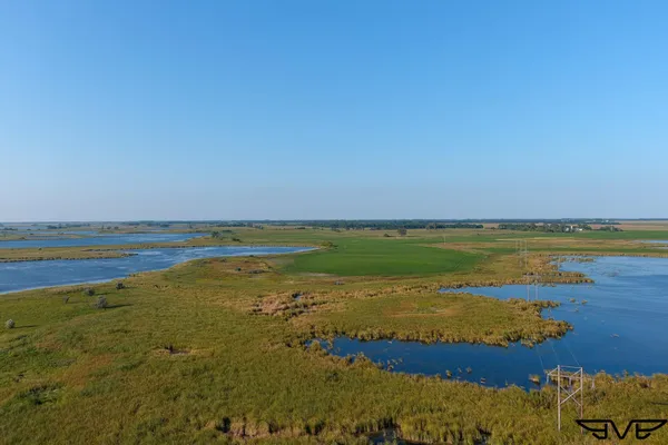 $1,100,000 | 1 County Road 1, Hankinson, ND 58041