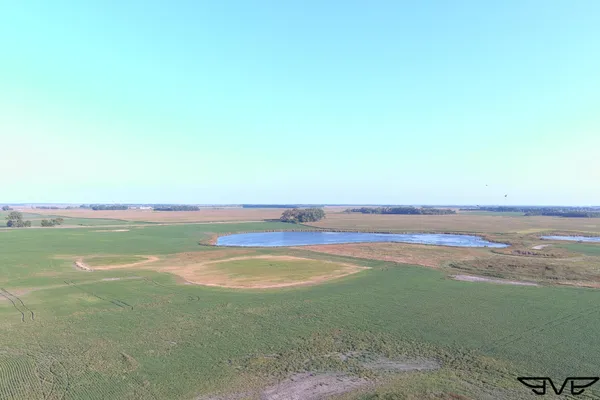 $1,100,000 | 1 County Road 1, Hankinson, ND 58041