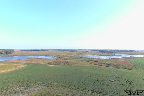 $1,100,000 | 1 County Road 1, Hankinson, ND 58041