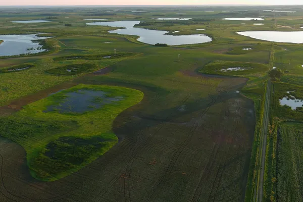 $1,100,000 | 1 County Road 1, Hankinson, ND 58041