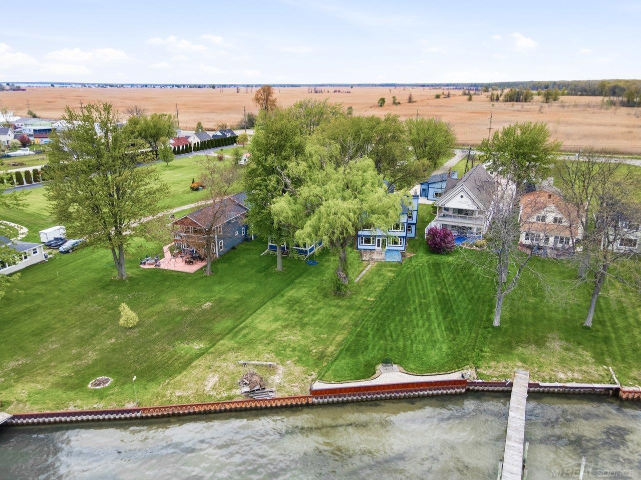 6143 Pointe Tremble Road Algonac, MI 48001 - Photo 11 of 47 50207601-6d51f213-25c2-49c7-9e34-11c386b8035a.JPG