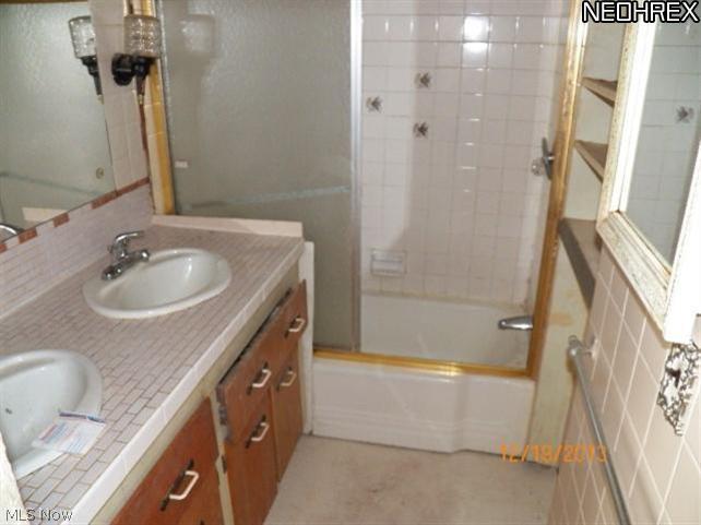 418 Lansing Road Akron, OH 44312 - Photo 2 of 11