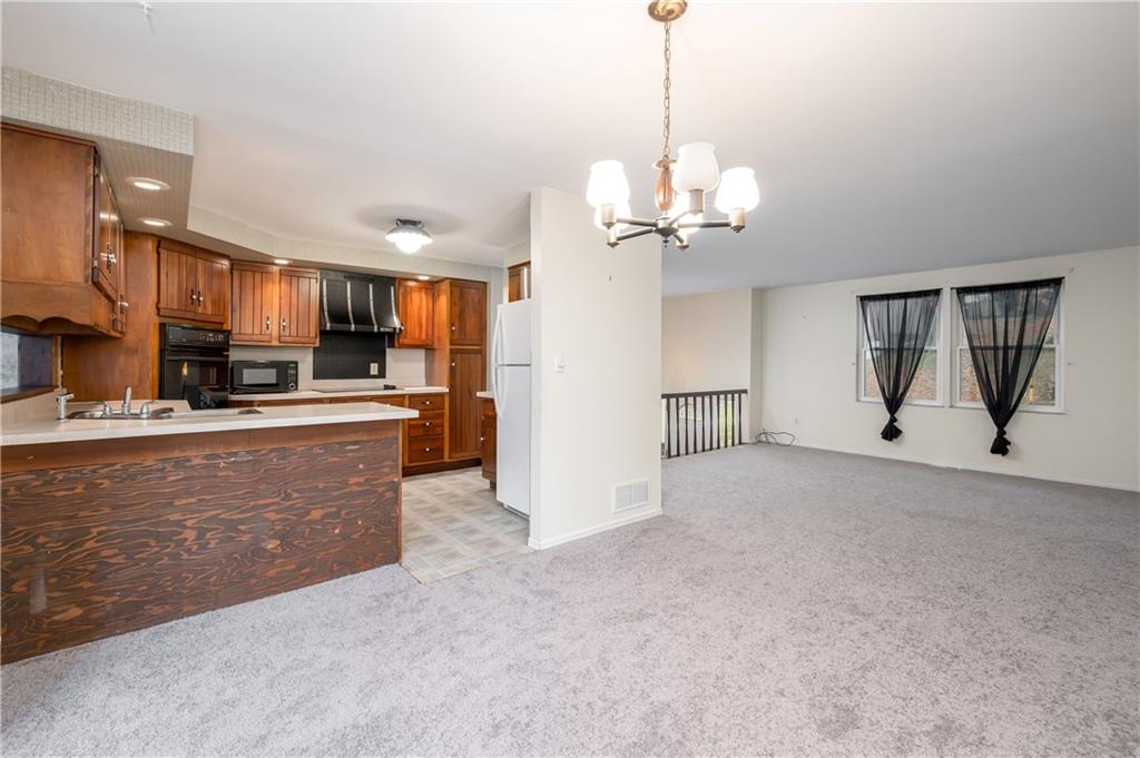 130 Blackshire Road Butler, PA 16001 - Photo 7 of 24 Gallery Image 7