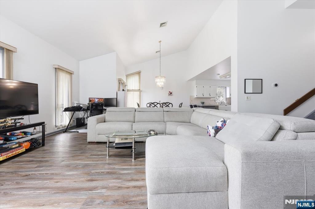 52 Adams Terrace Clifton, NJ 07013 - Photo 6 of 43