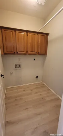 $2,800 | 422 Shadowbluff Drive, San Antonio, TX 78216