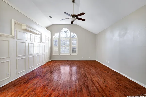 $2,800 | 422 Shadowbluff Drive, San Antonio, TX 78216