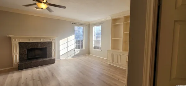 $2,800 | 422 Shadowbluff Drive, San Antonio, TX 78216