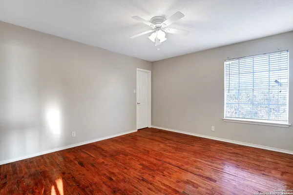 $2,800 | 422 Shadowbluff Drive, San Antonio, TX 78216