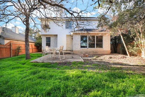 $2,800 | 422 Shadowbluff Drive, San Antonio, TX 78216