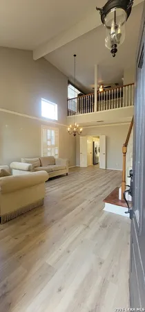 $2,800 | 422 Shadowbluff Drive, San Antonio, TX 78216