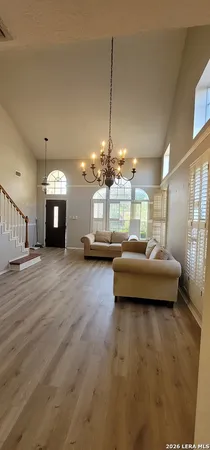 $2,800 | 422 Shadowbluff Drive, San Antonio, TX 78216